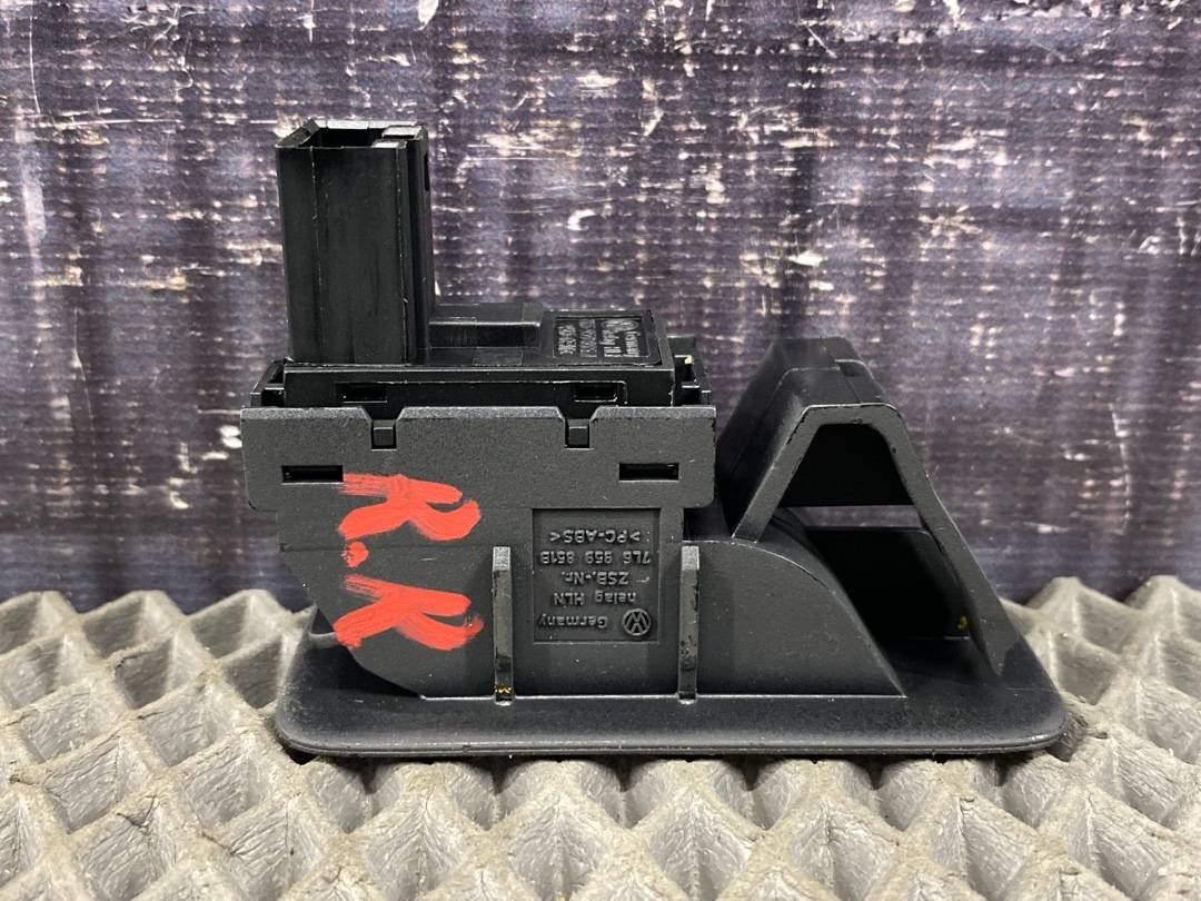 Кнопка стеклоподъемника, 366 рублей, Красноярск