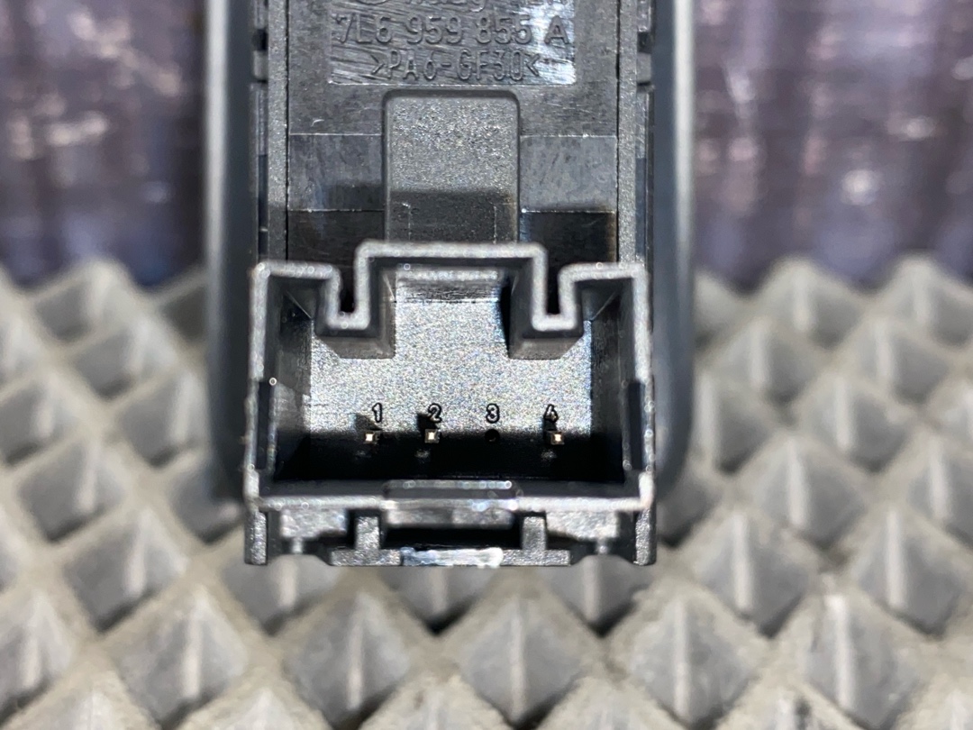 Кнопка стеклоподъемника, 366 рублей, Красноярск