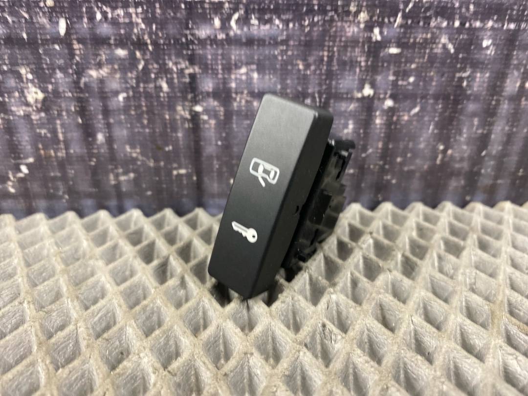 Кнопка центрального замка, 391 рублей, Красноярск