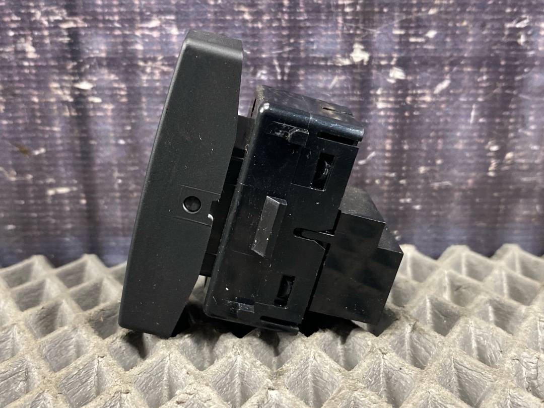 Кнопка центрального замка, 391 рублей, Красноярск