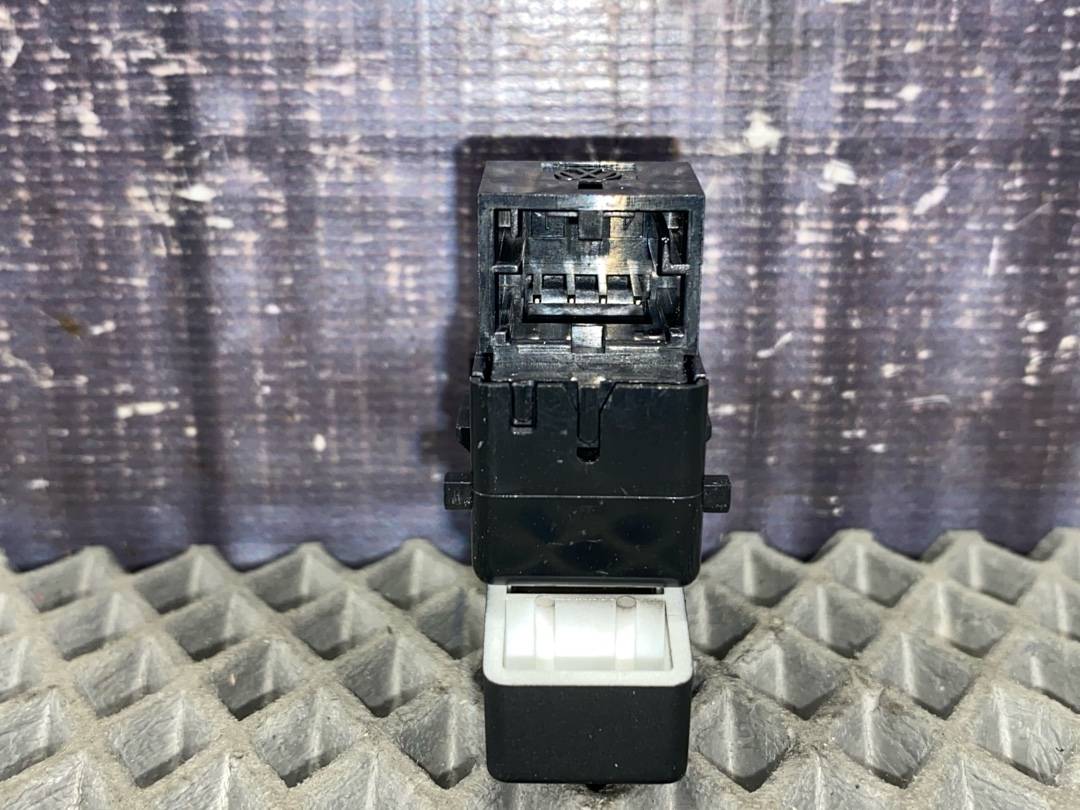 Кнопка центрального замка, 391 рублей, Красноярск