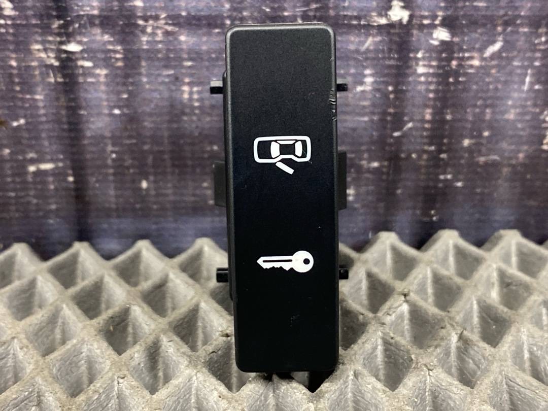 Кнопка центрального замка, 391 рублей, Красноярск