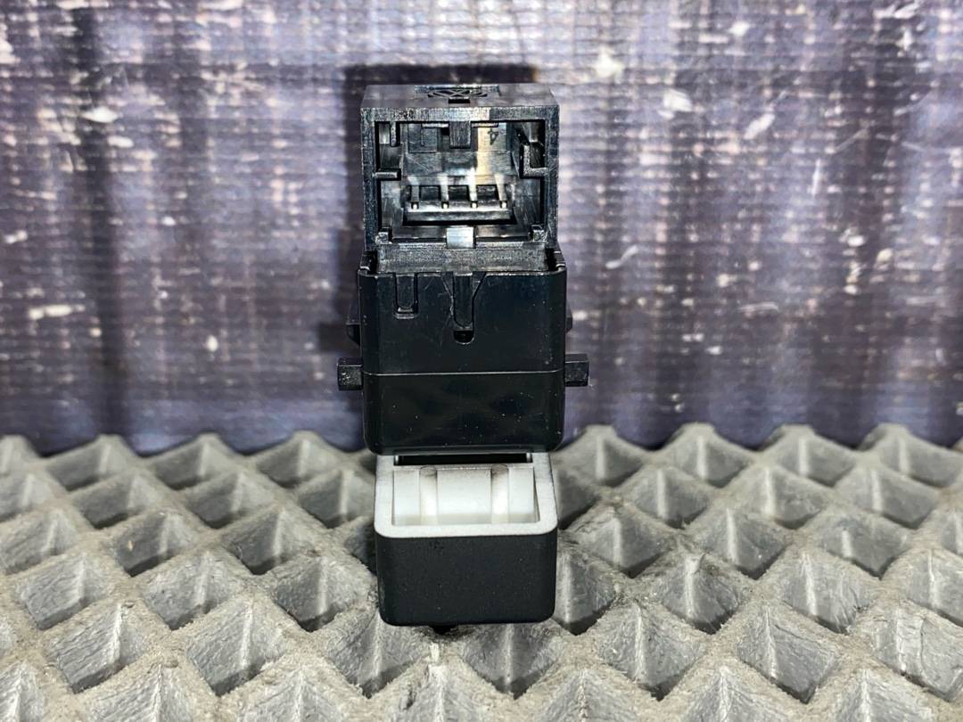 Кнопка центрального замка, 391 рублей, Красноярск