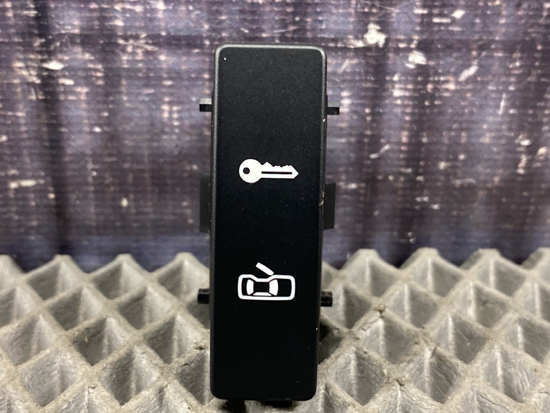 Кнопка центрального замка, 391 рублей, Красноярск