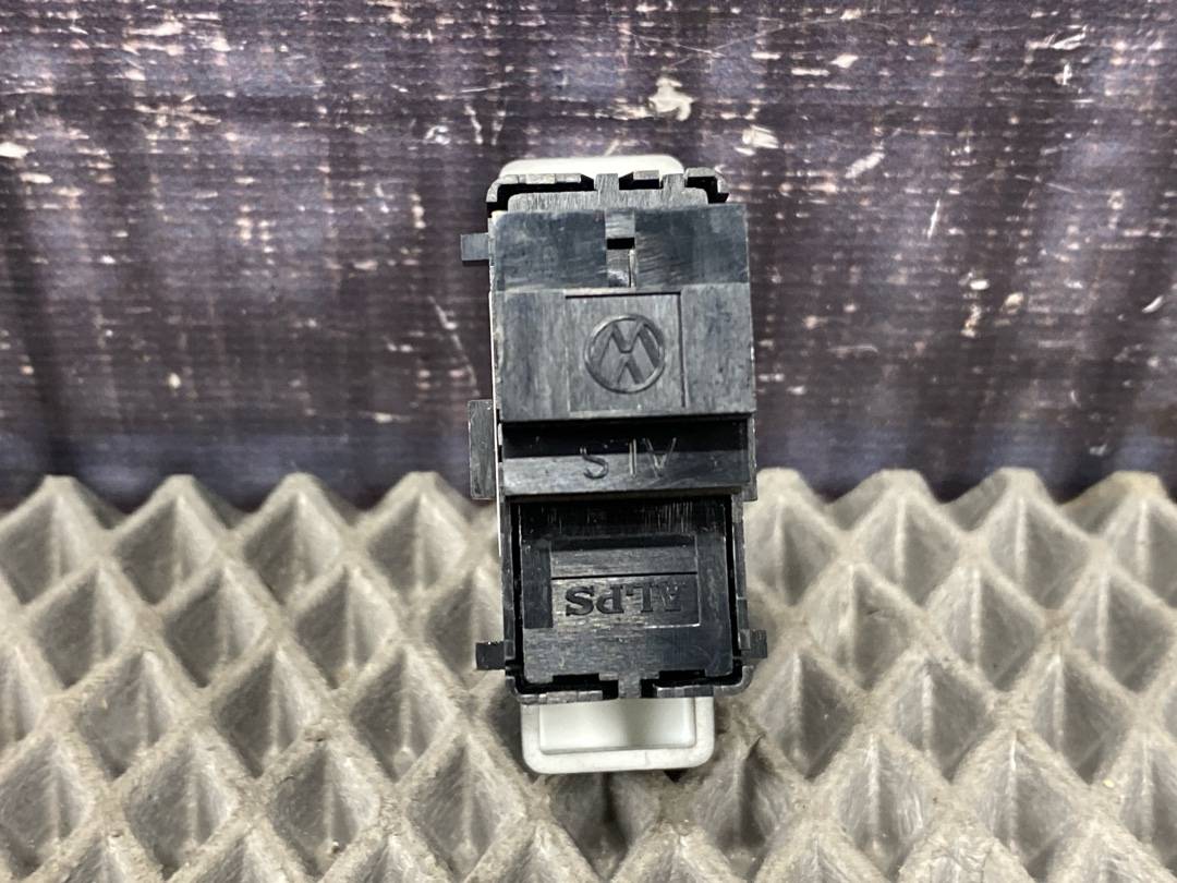 Кнопка центрального замка, 391 рублей, Красноярск