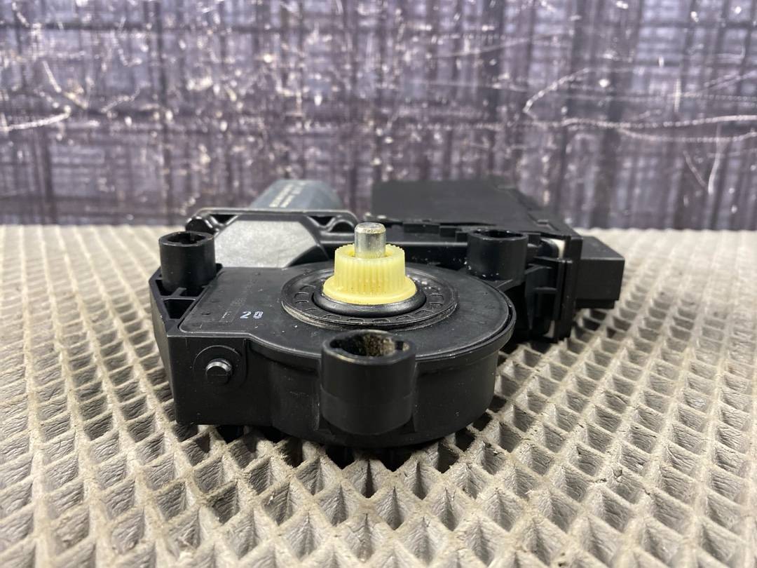 Мотор стеклоподъемника, 1386 рублей, Красноярск