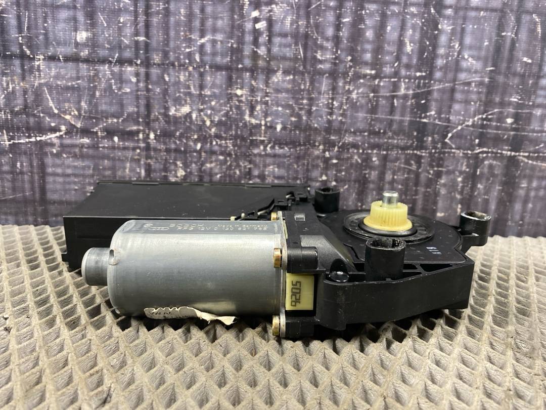 Мотор стеклоподъемника, 2567 рублей, Красноярск