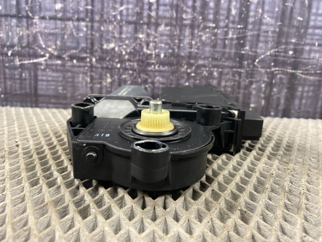 Мотор стеклоподъемника, 2567 рублей, Красноярск