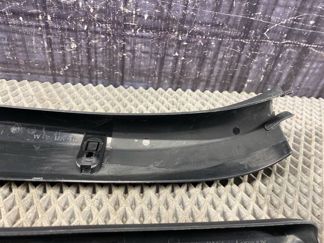 Пластик крышки багажника, 493 рублей, Красноярск