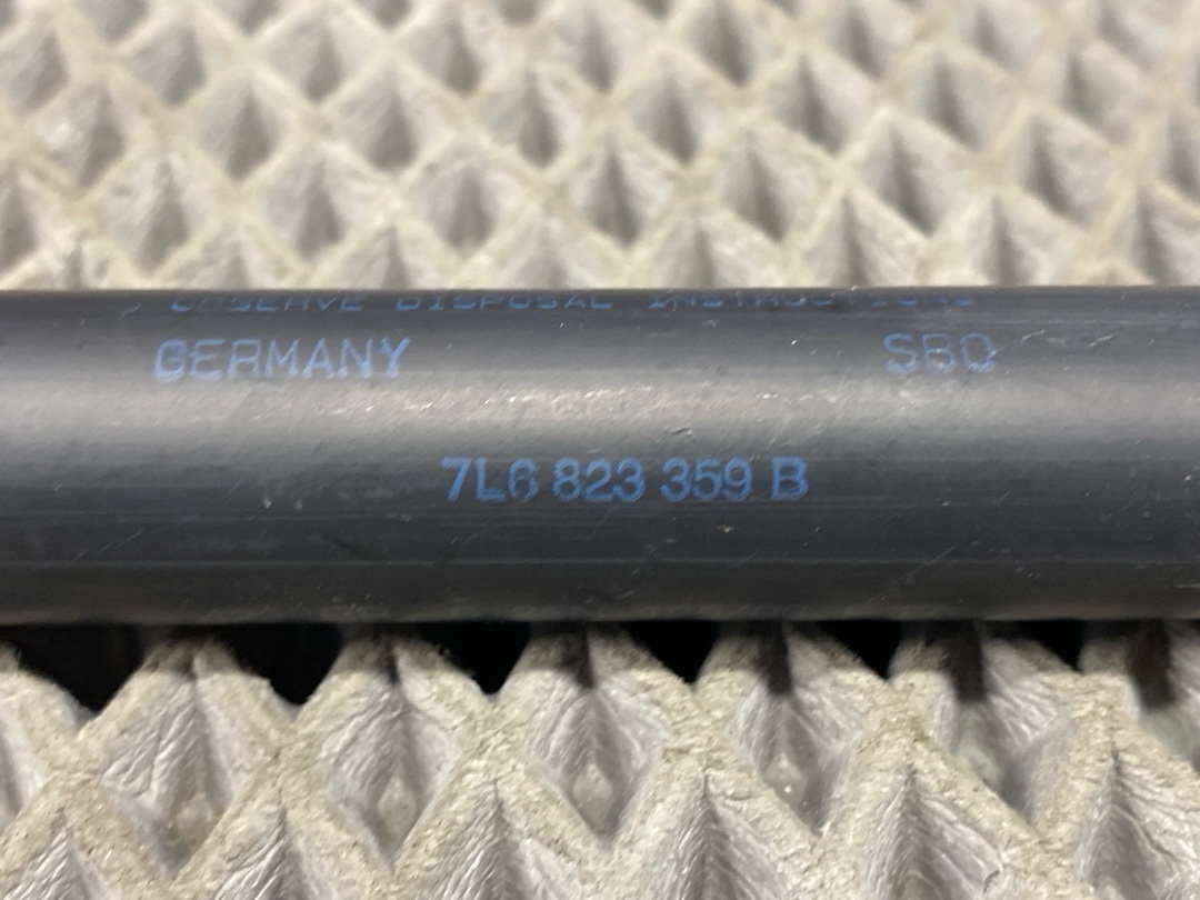 Амортизатор капота, 663 рублей, Красноярск