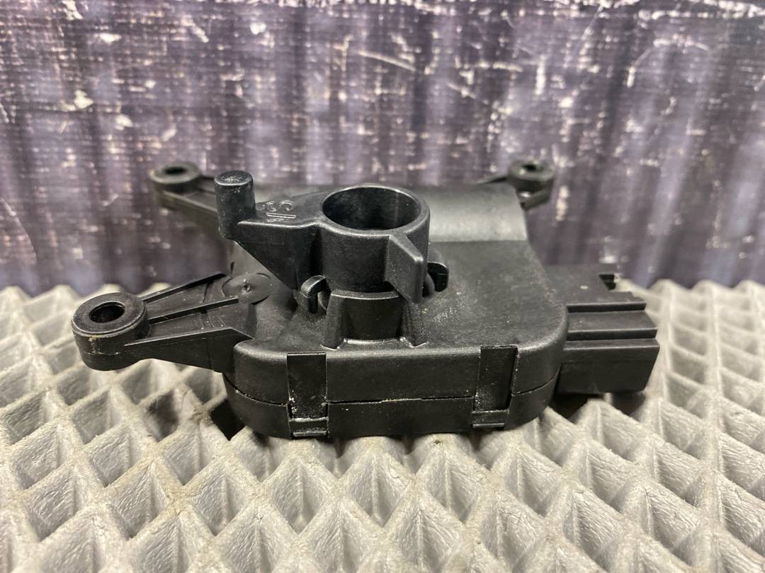 Мотор заслонки печки, 961 рублей, Красноярск