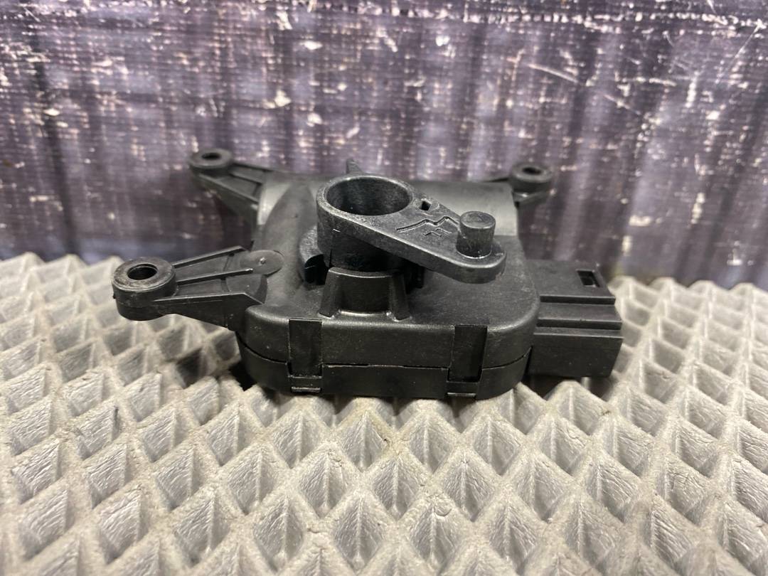 Мотор заслонки печки, 961 рублей, Красноярск