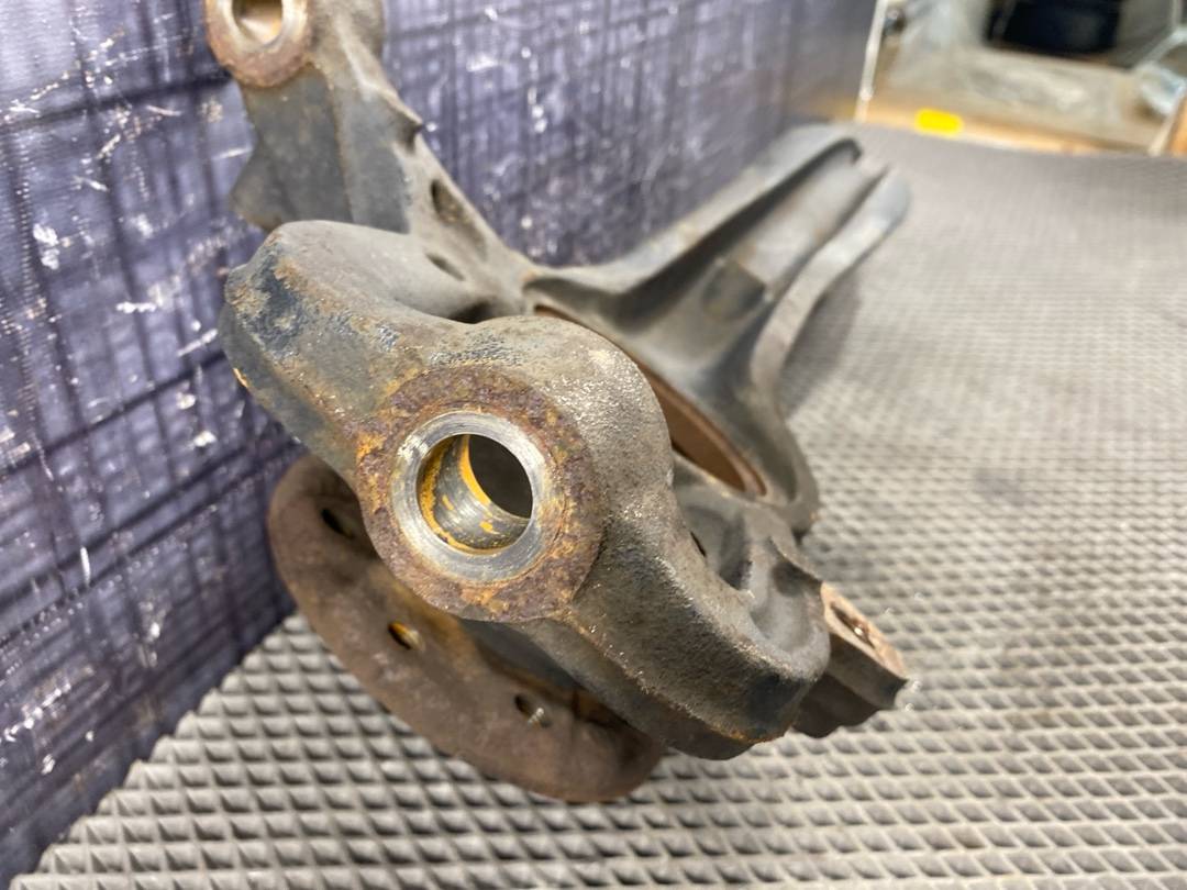 Поворотный кулак, 6452 рублей, Красноярск