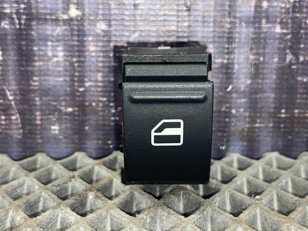 Кнопка стеклоподъемника, 621 рублей, Красноярск