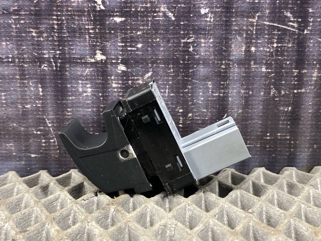 Кнопка стеклоподъемника, 621 рублей, Красноярск