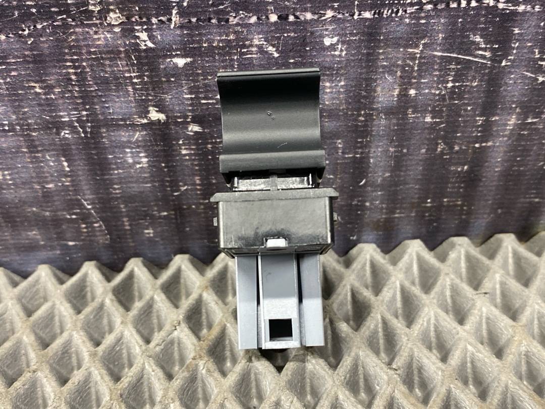 Кнопка стеклоподъемника, 621 рублей, Красноярск