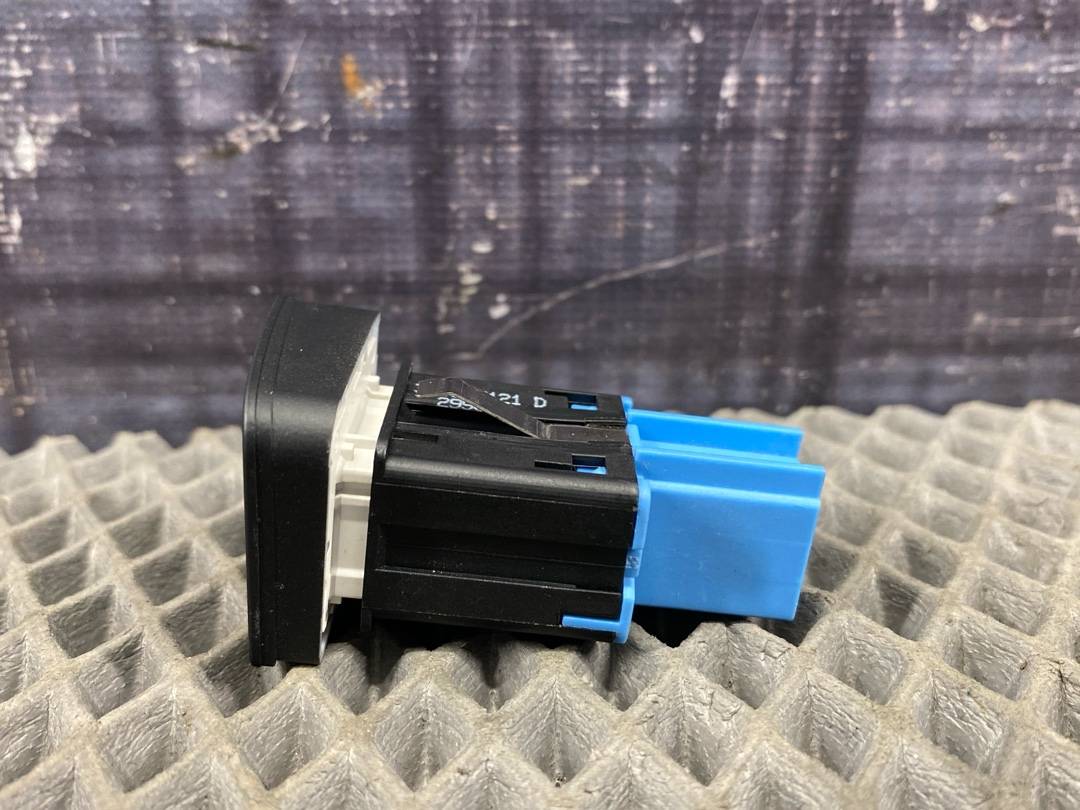 Кнопка салона, 578 рублей, Красноярск