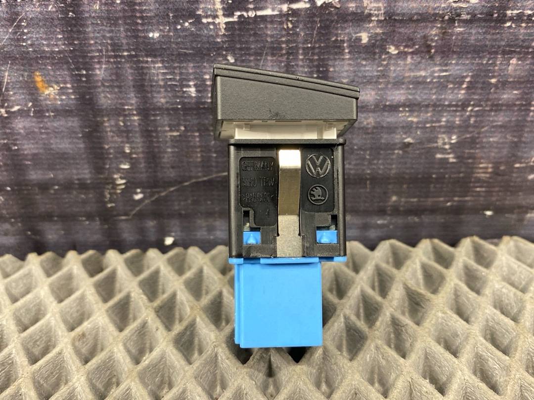 Кнопка салона, 578 рублей, Красноярск