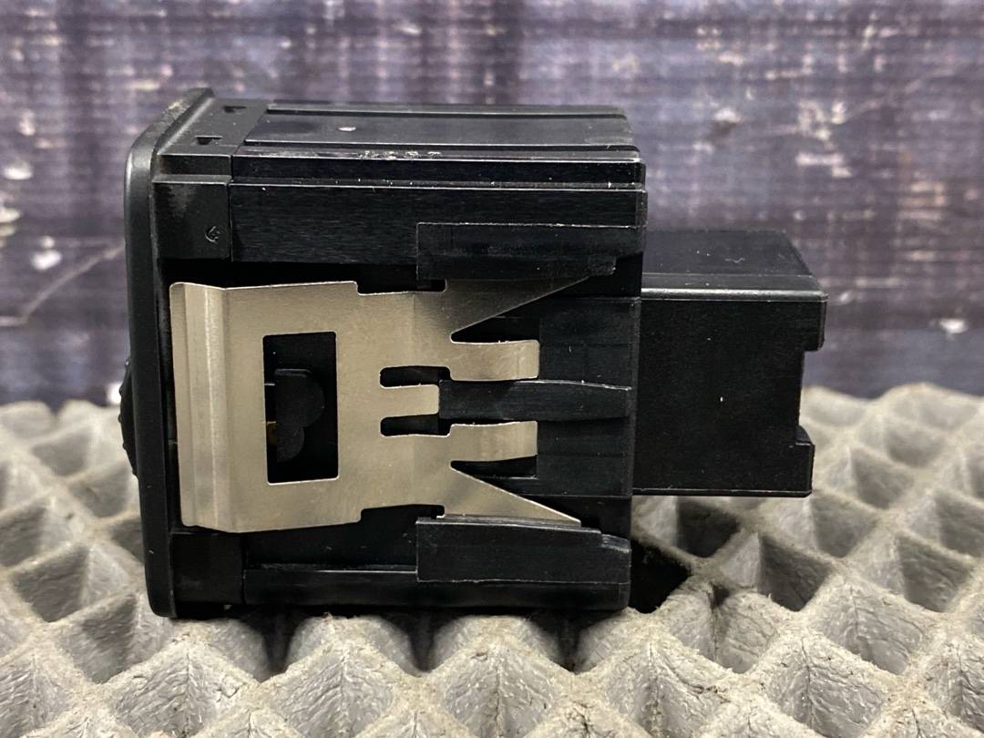 Кнопка яркости подсветки, 816 рублей, Красноярск