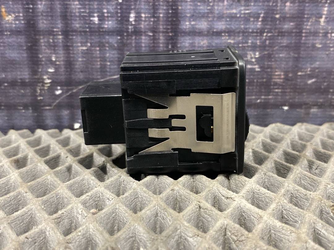 Кнопка яркости подсветки, 816 рублей, Красноярск