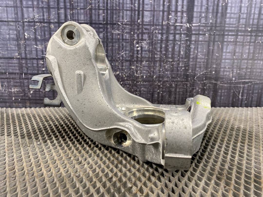 Поворотный кулак, 3672 рублей, Красноярск