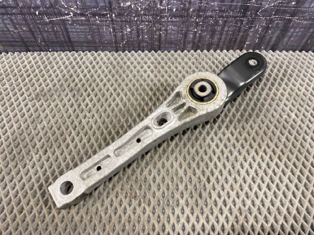 Опора двигателя, 825 рублей, Красноярск