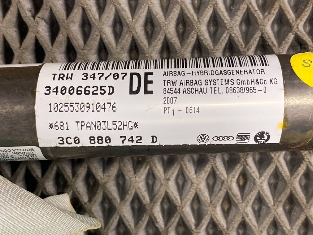 Подушка безопасности, 918 рублей, Красноярск