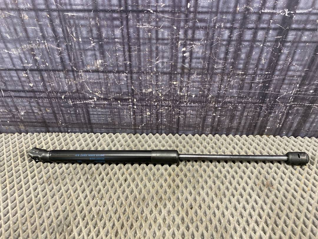 Амортизатор багажника, 527 рублей, Красноярск