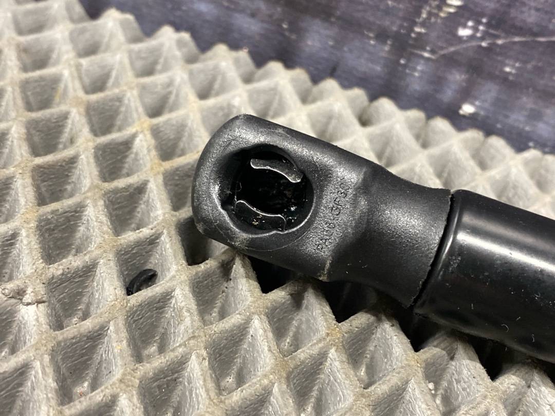 Амортизатор багажника, 527 рублей, Красноярск