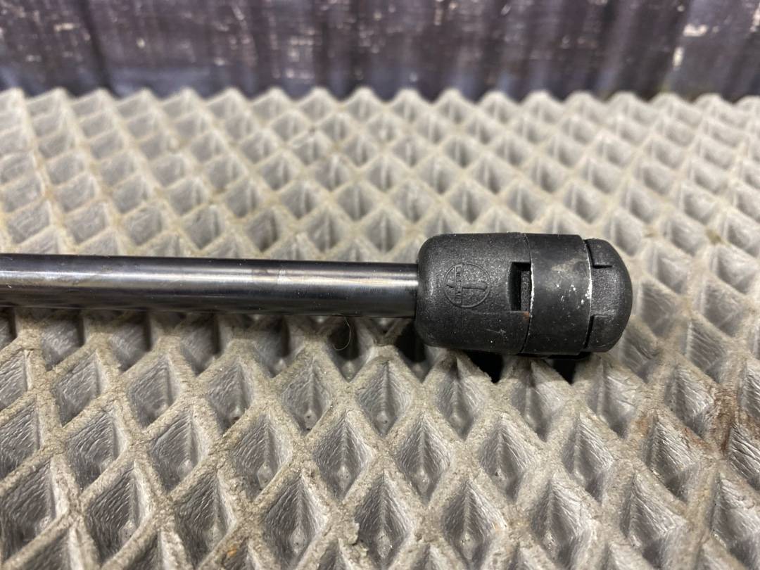 Амортизатор багажника, 527 рублей, Красноярск