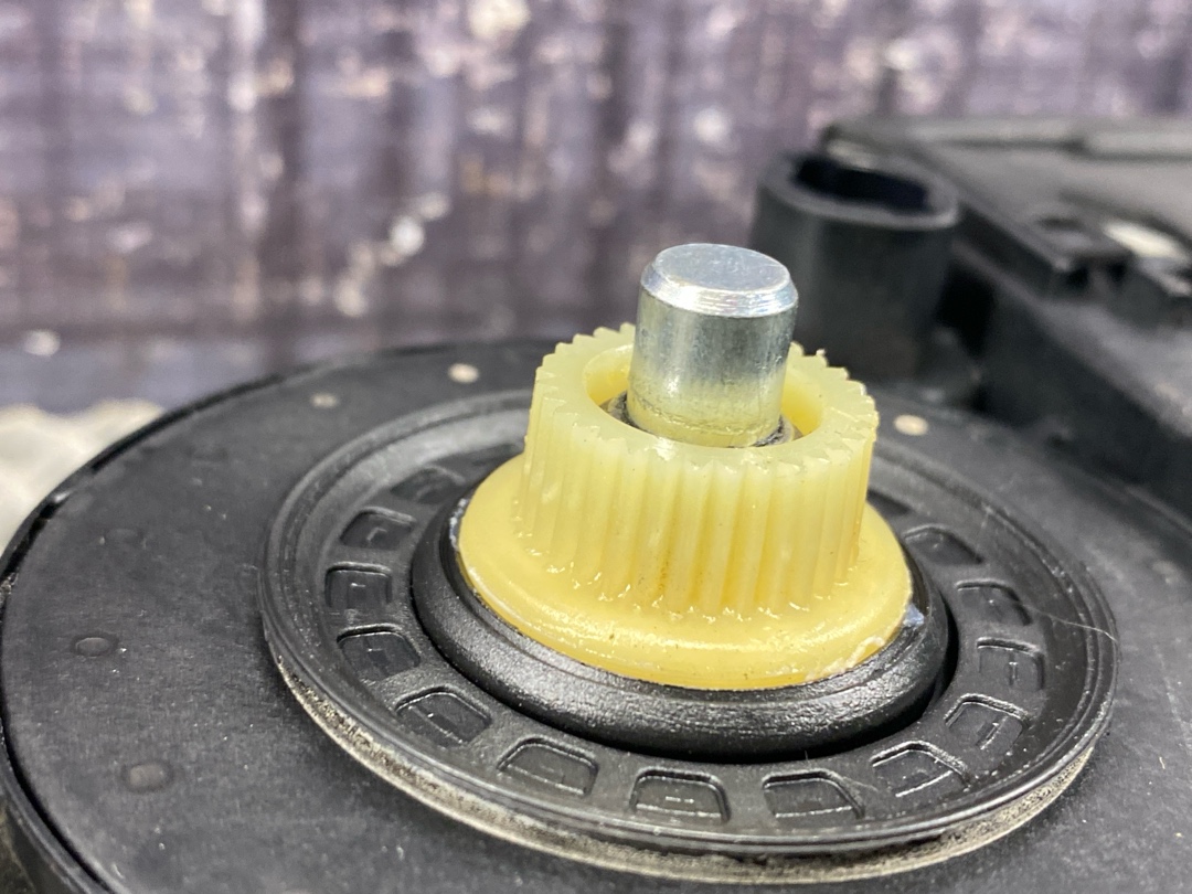 Мотор стеклоподъемника, 1284 рублей, Красноярск