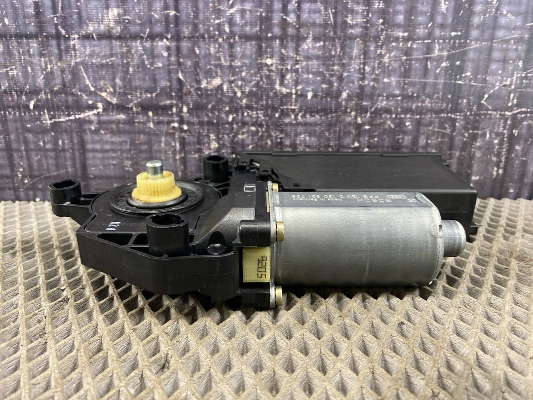 Мотор стеклоподъемника, 912 рублей, Красноярск