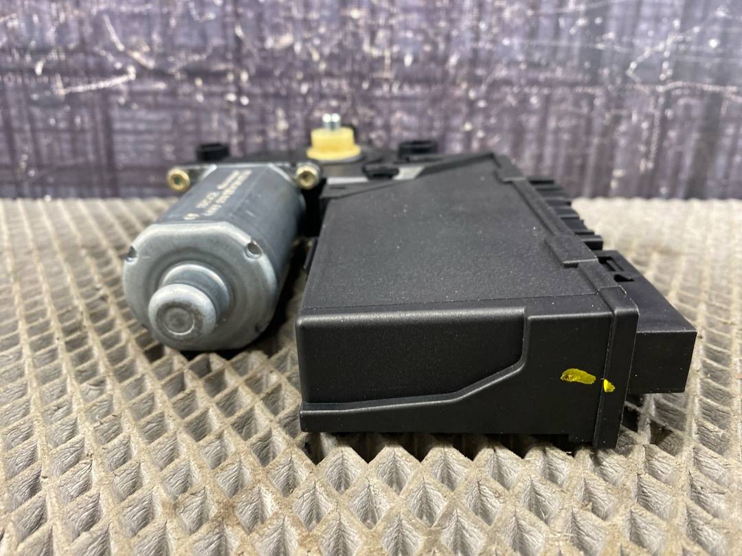 Мотор стеклоподъемника, 912 рублей, Красноярск