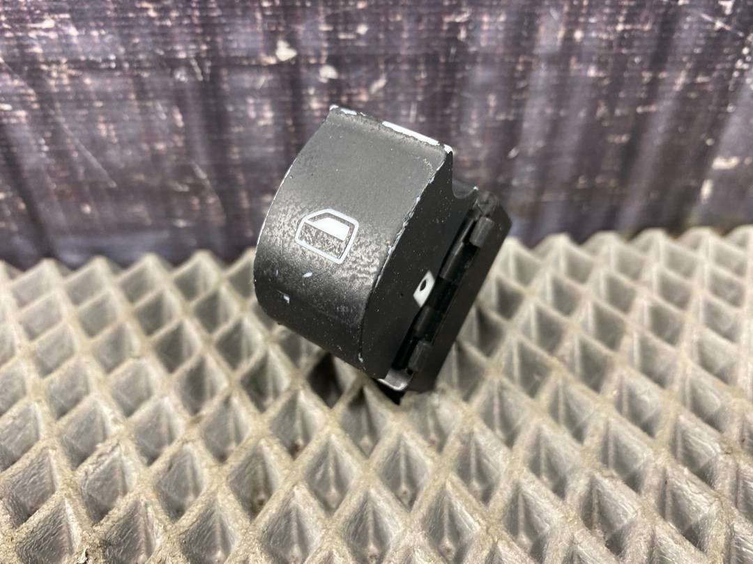 Кнопка стеклоподъемника, 252 рублей, Красноярск