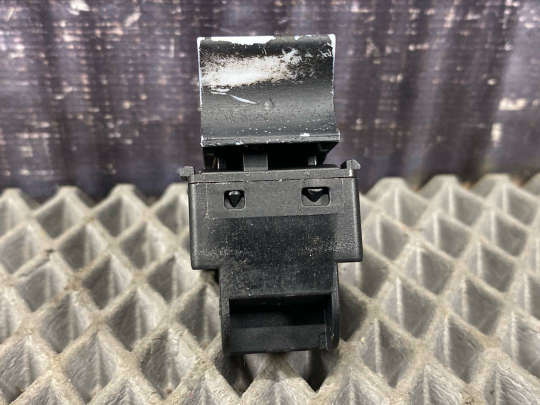 Кнопка стеклоподъемника, 252 рублей, Красноярск