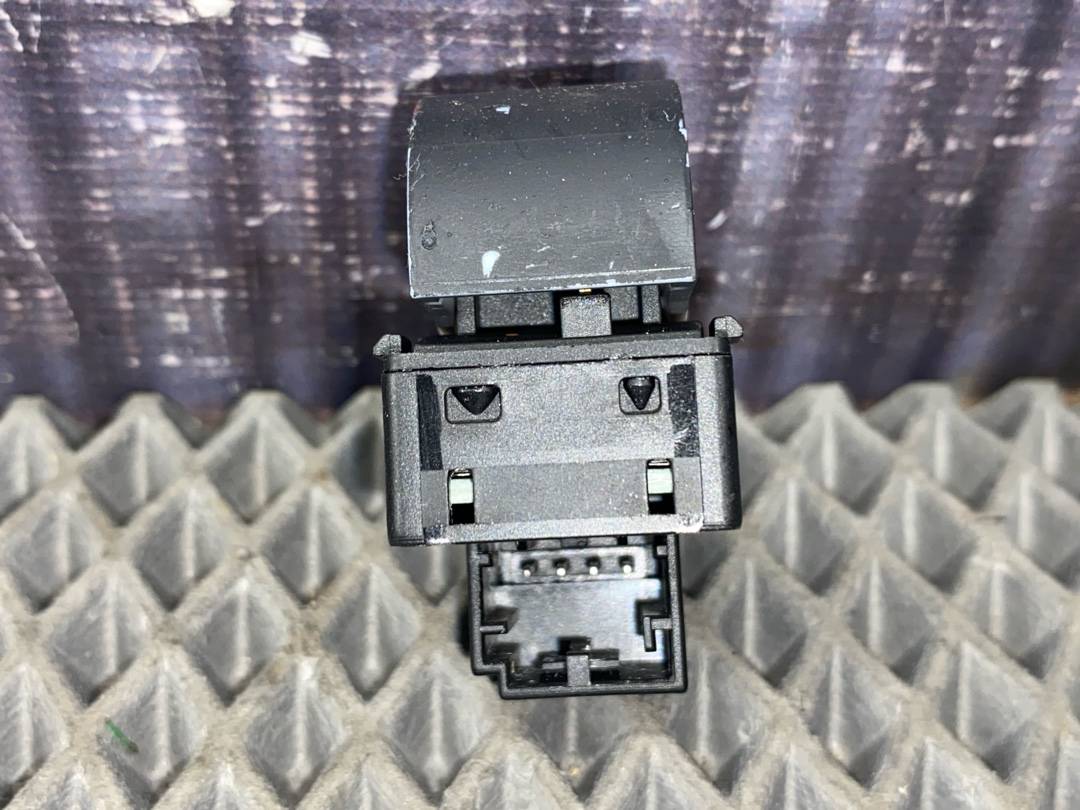 Кнопка стеклоподъемника, 252 рублей, Красноярск