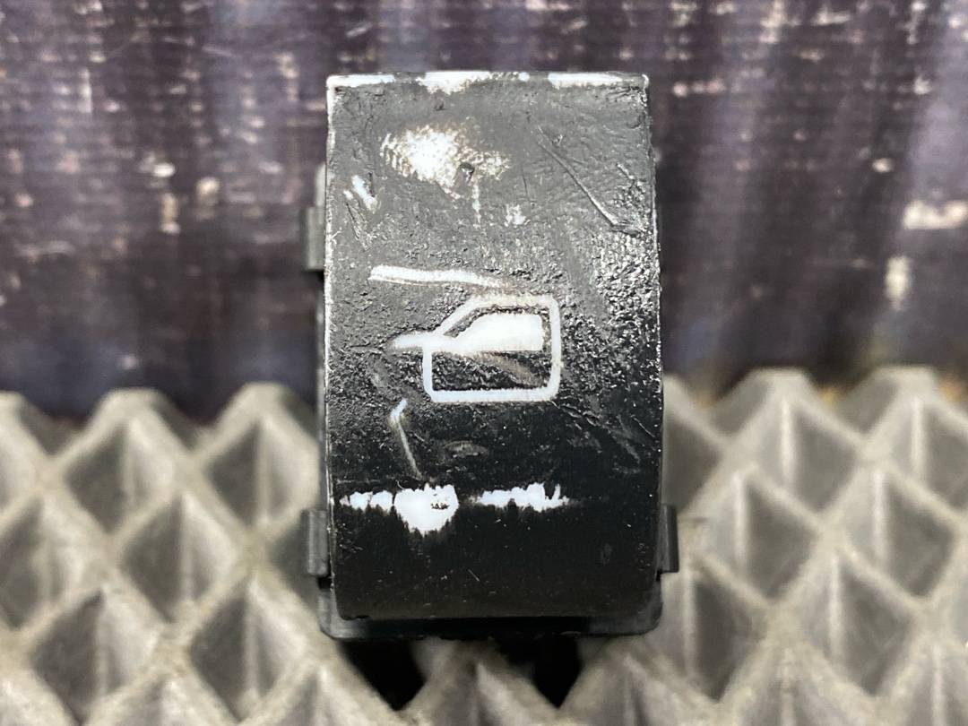 Кнопка стеклоподъемника, 252 рублей, Красноярск