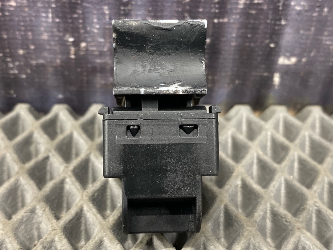 Кнопка стеклоподъемника, 252 рублей, Красноярск