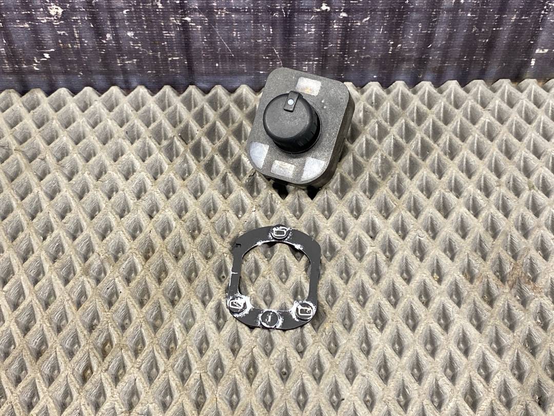 Кнопка регулировки зеркал, 720 рублей, Красноярск