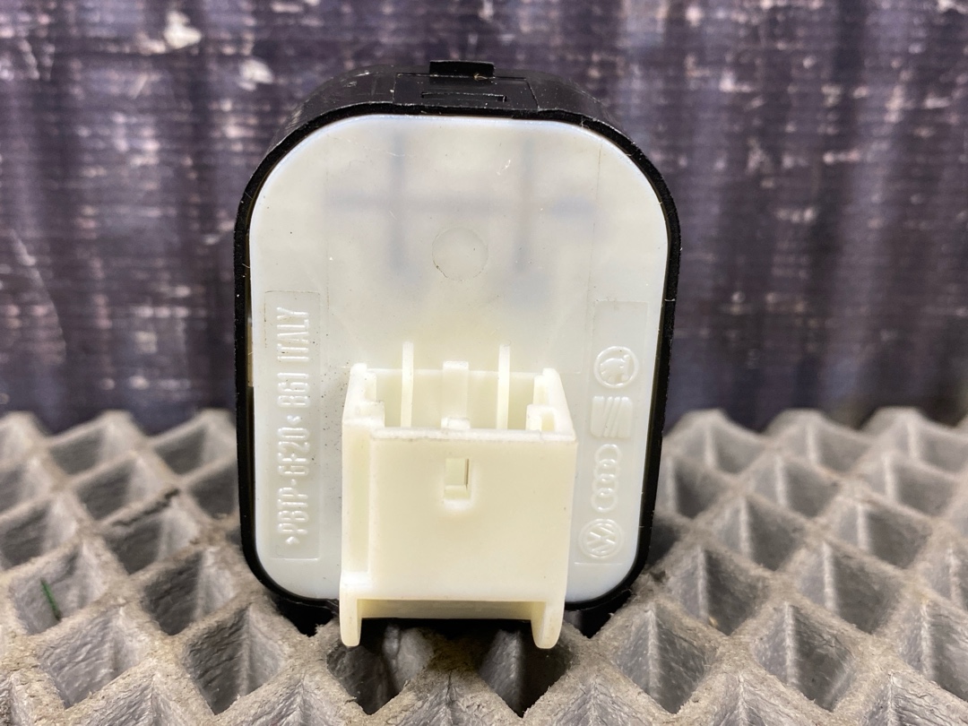 Кнопка регулировки зеркал, 720 рублей, Красноярск