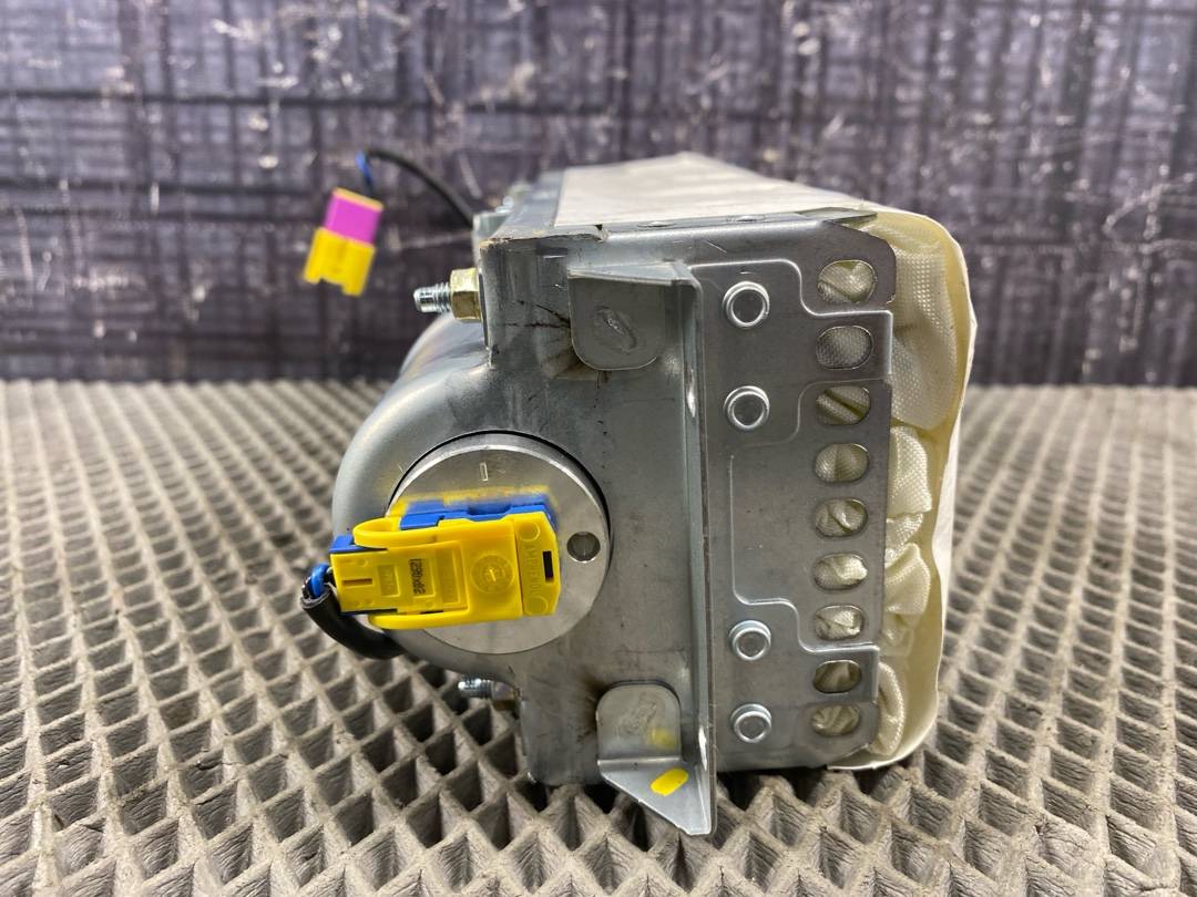 Подушка безопасности, 912 рублей, Красноярск