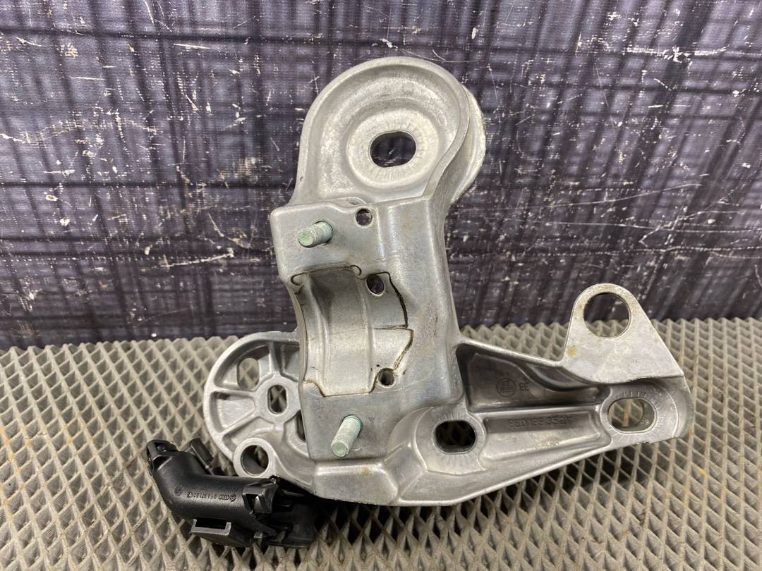 Кронштейн двигателя, 666 рублей, Красноярск