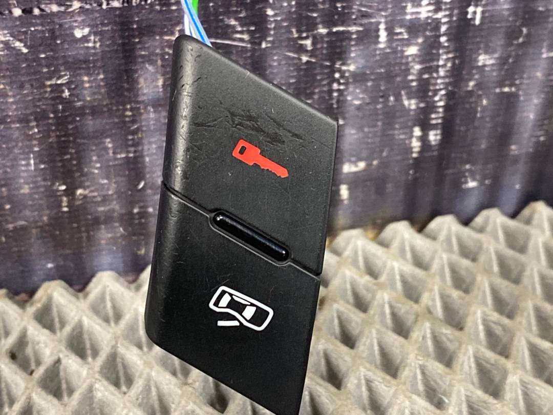 Кнопка центрального замка, 355 рублей, Красноярск