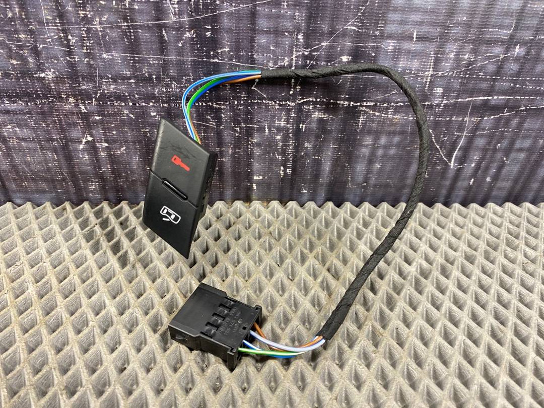 Кнопка центрального замка, 355 рублей, Красноярск