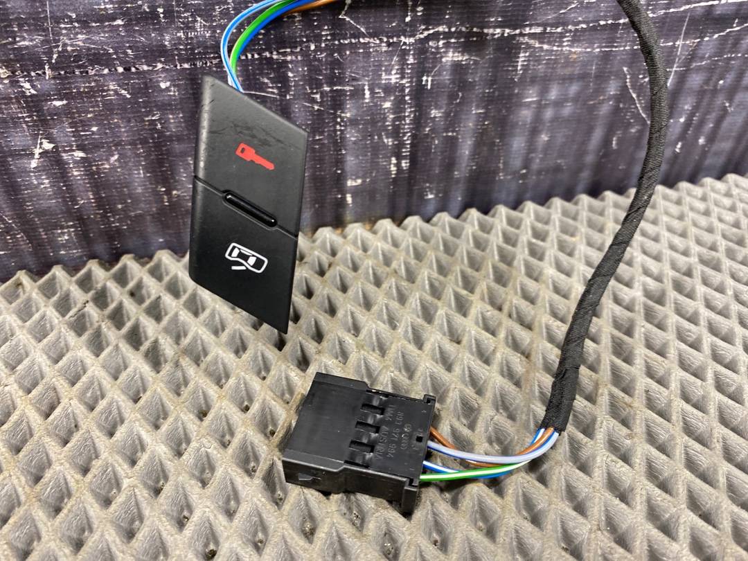 Кнопка центрального замка, 355 рублей, Красноярск