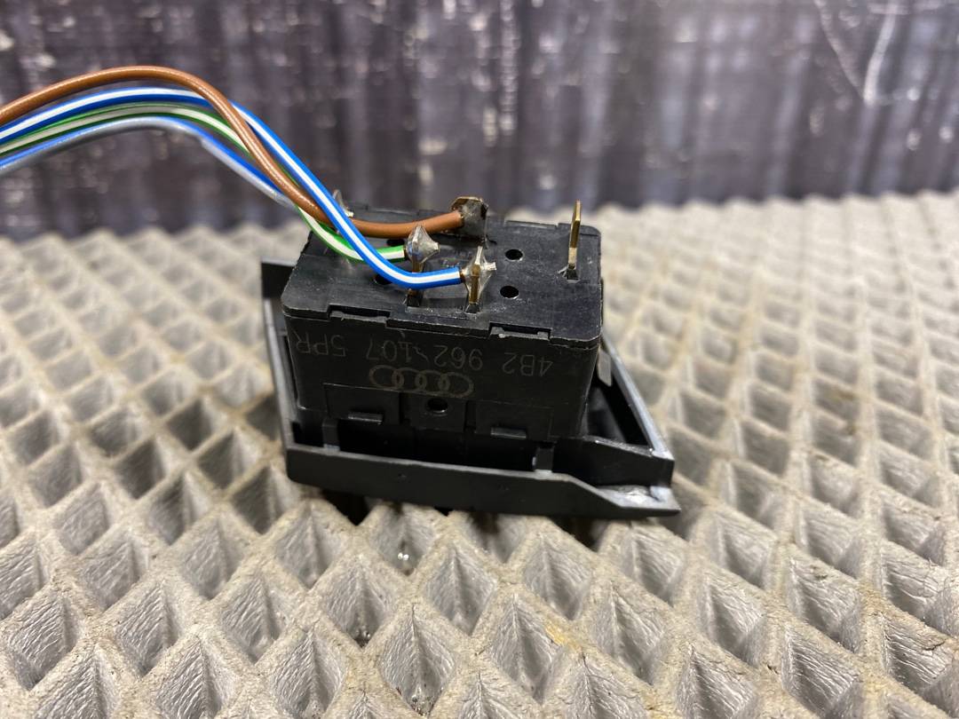 Кнопка центрального замка, 355 рублей, Красноярск