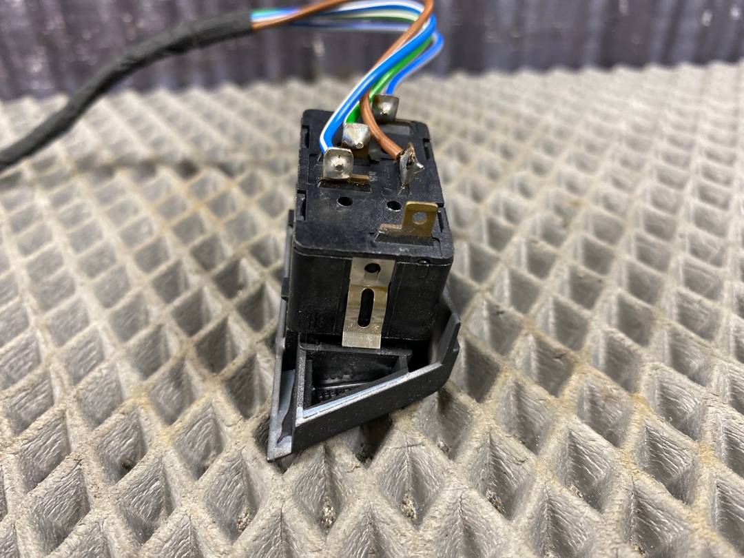 Кнопка центрального замка, 355 рублей, Красноярск