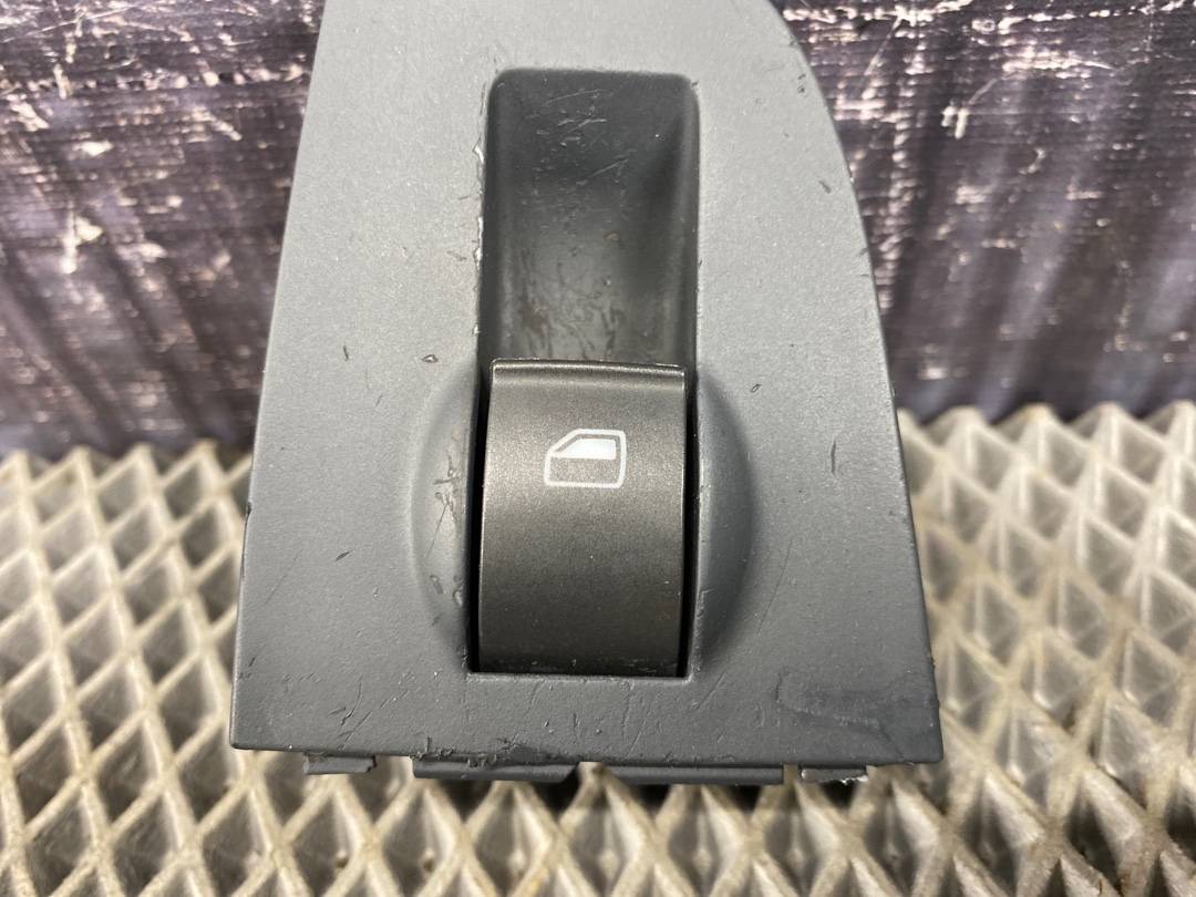 Кнопка стеклоподъемника, 285 рублей, Красноярск