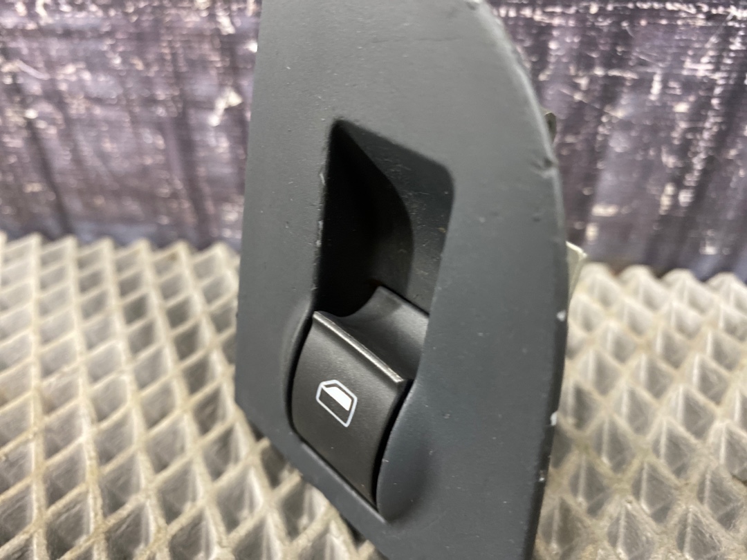 Кнопка стеклоподъемника, 285 рублей, Красноярск