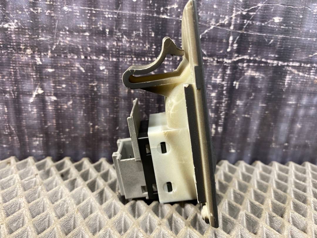 Кнопка стеклоподъемника, 285 рублей, Красноярск